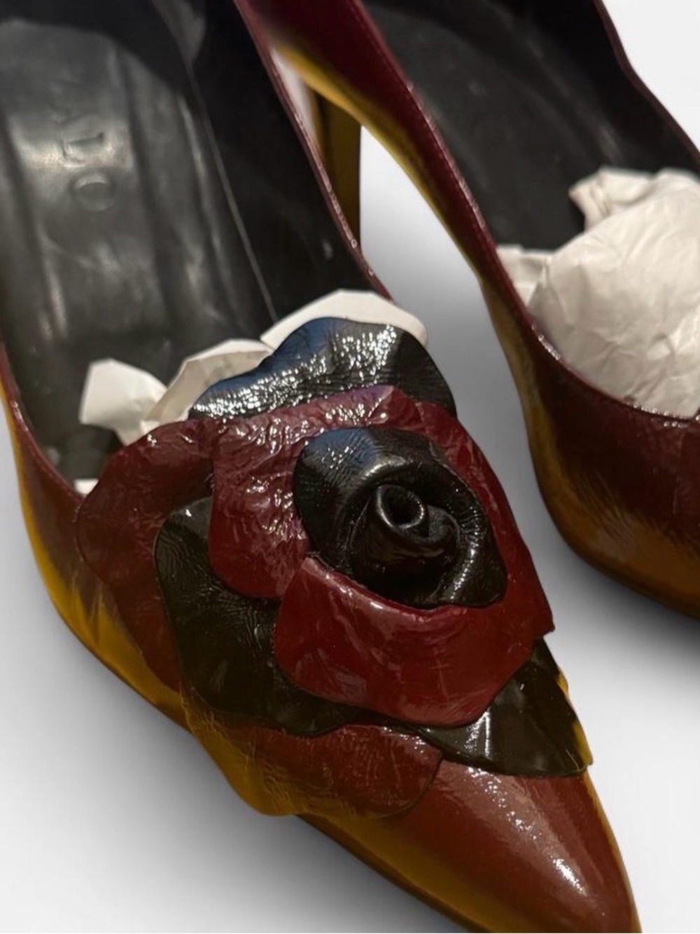 ZOLA Women’s Burgundy Leather Pointed-Toe Pumps with Floral Applique, size 10